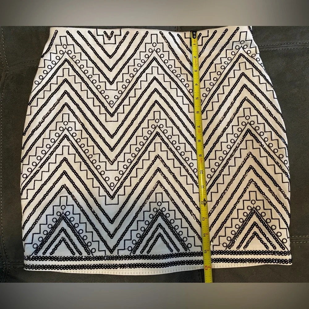Express Black and White Chevron Mini Skirt SM